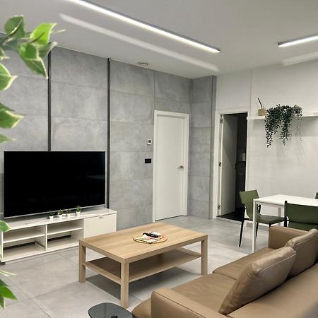 Hostel Ramon Lujan 91 马德里 外观 照片