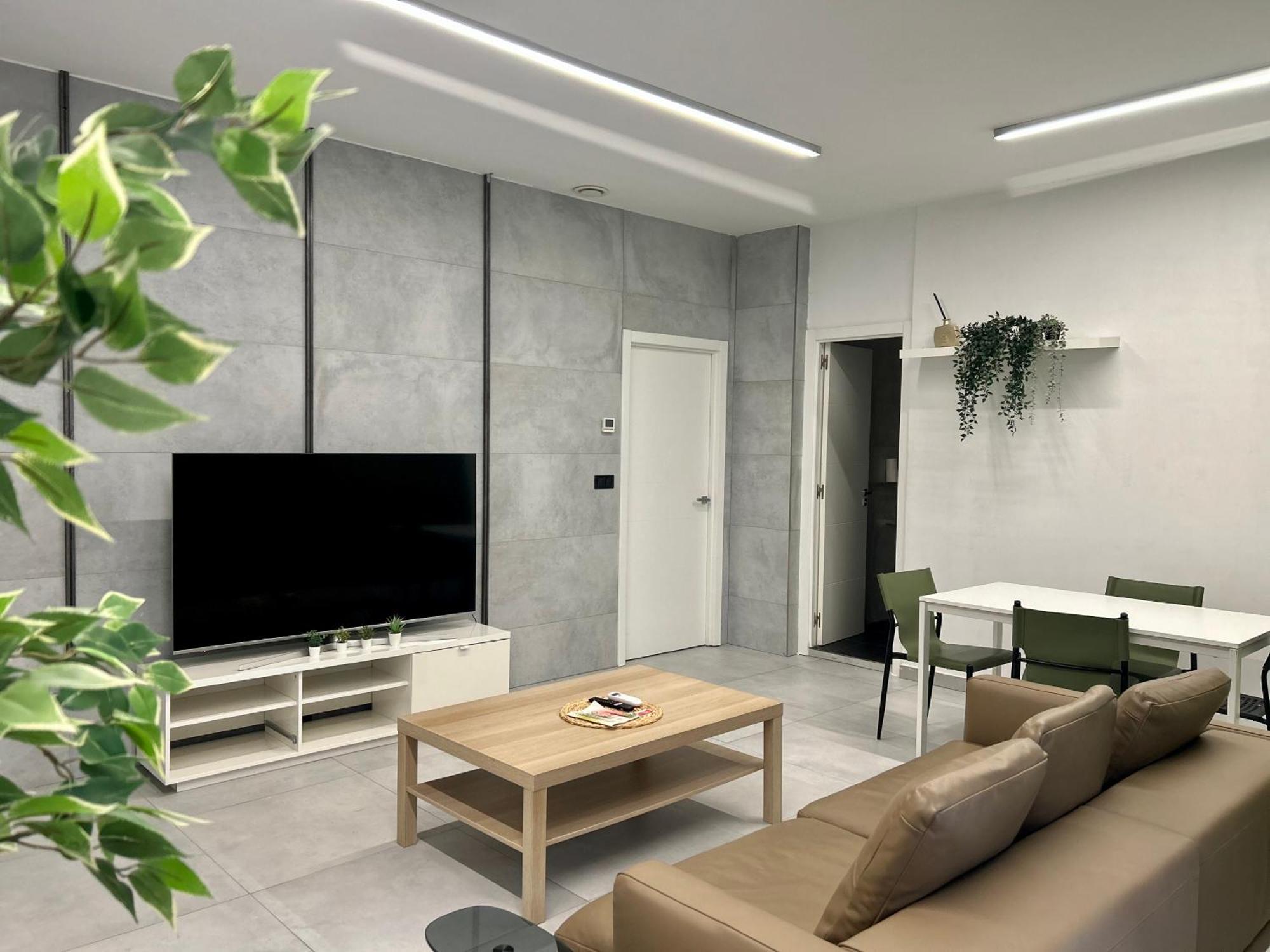 Hostel Ramon Lujan 91 马德里 外观 照片