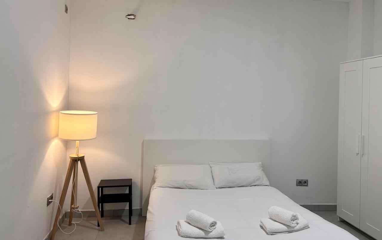 Hostel Ramon Lujan 91 马德里 外观 照片
