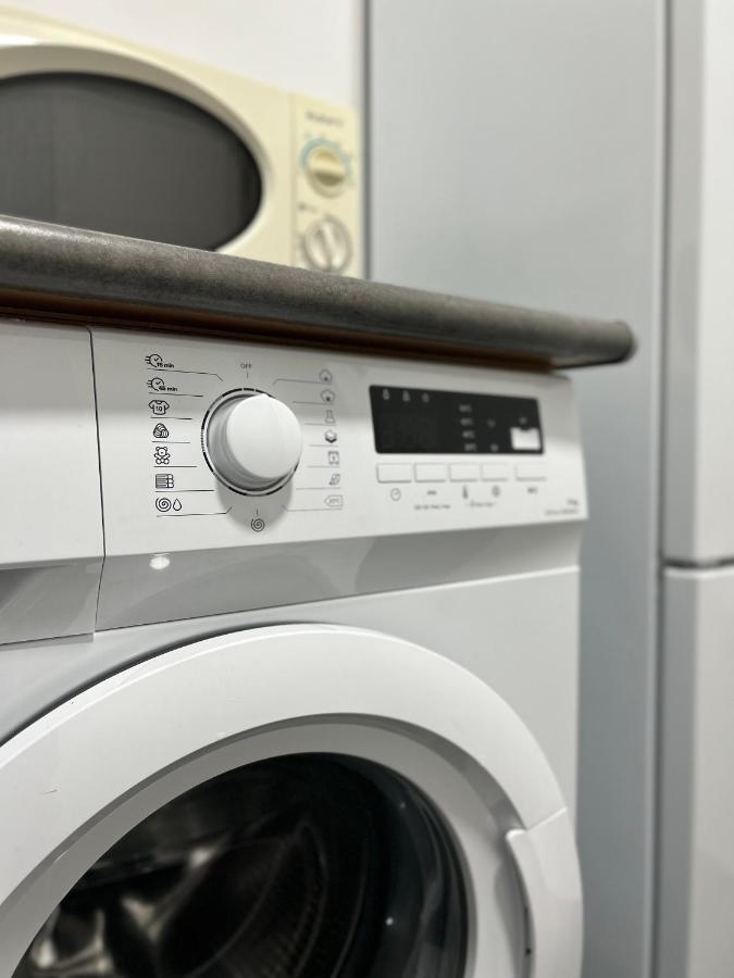 Hostel Ramon Lujan 91 马德里 外观 照片