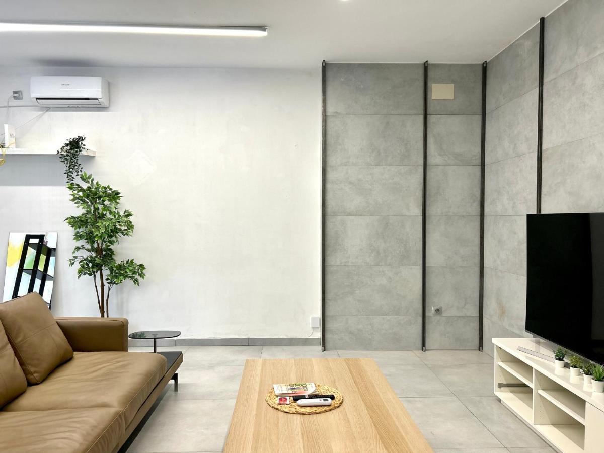 Hostel Ramon Lujan 91 马德里 外观 照片