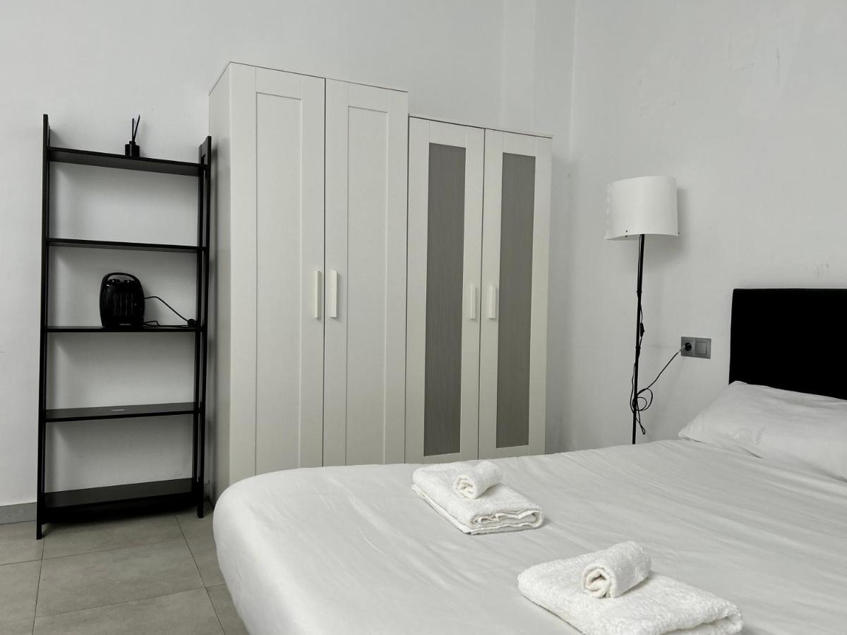 Hostel Ramon Lujan 91 马德里 外观 照片