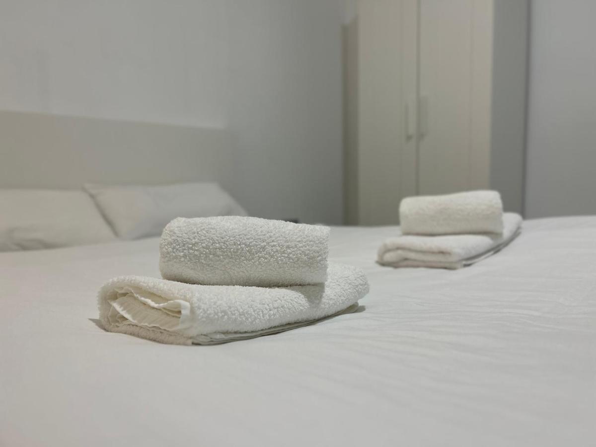 Hostel Ramon Lujan 91 马德里 外观 照片